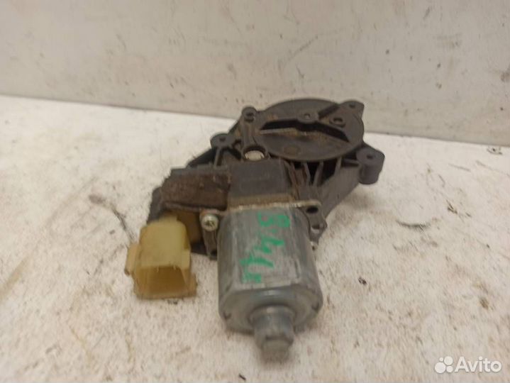 Моторчик переднего левого стеклоподъемника