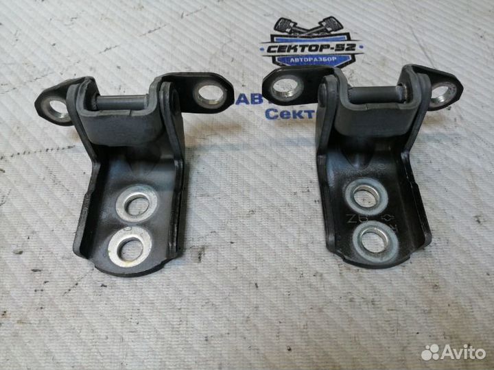 Петля двери передняя правая Nissan X-Trail T31