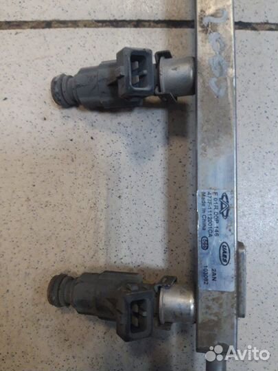 Топливная рампа с форсунками Chery Bonus