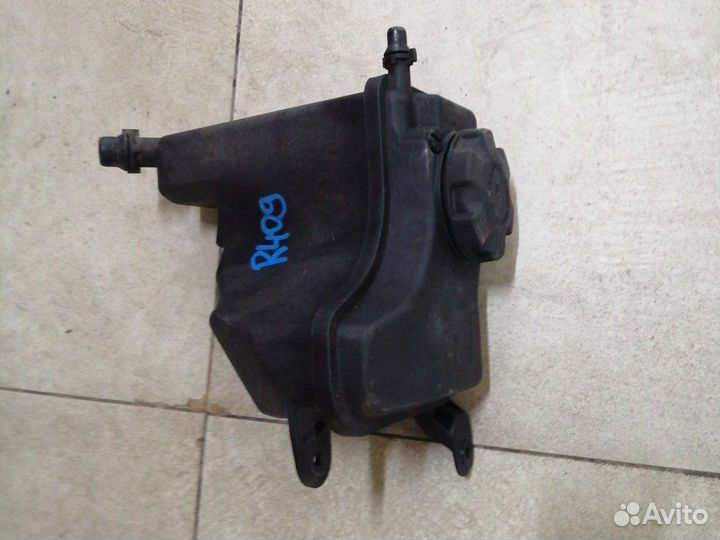 Расширительный бачок на BMW X1 E84 N47D20C