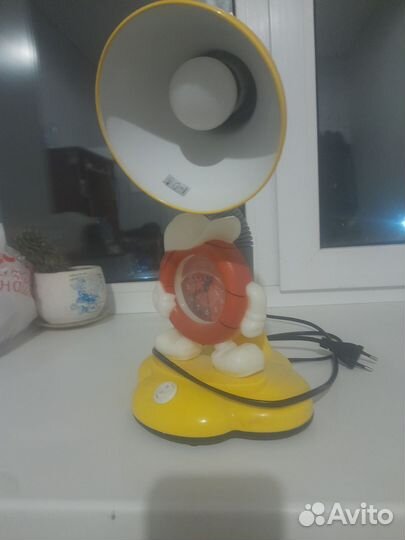 Настольная лампа