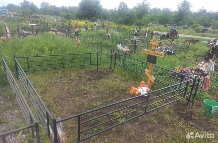 Ограда на могилу кладбище стол скамейка