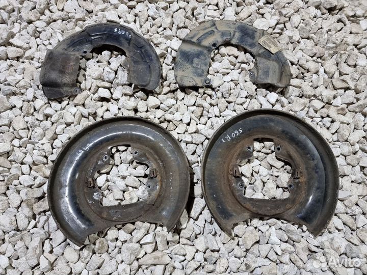 Пыльник тормозного диска Вольво S60