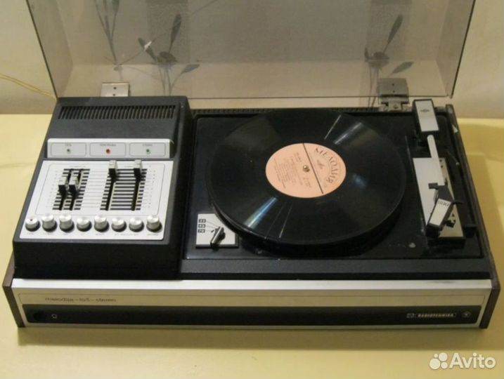 Радиоприемник СССР рабочий