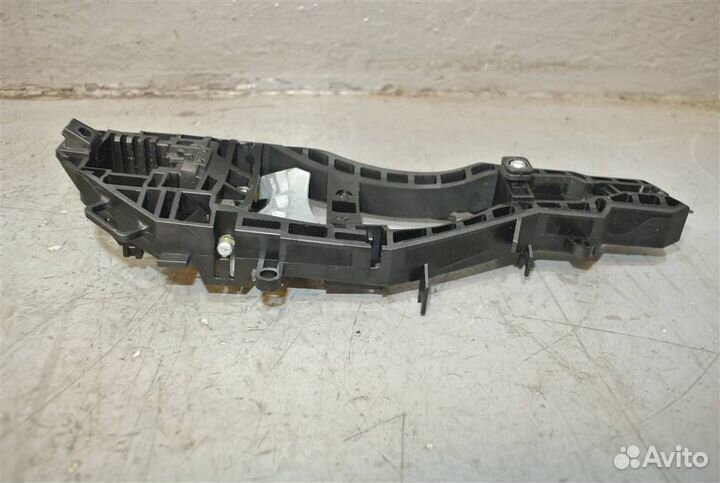 Кронштейн ручки BMW 4-серия F32 / F82 2012-2020