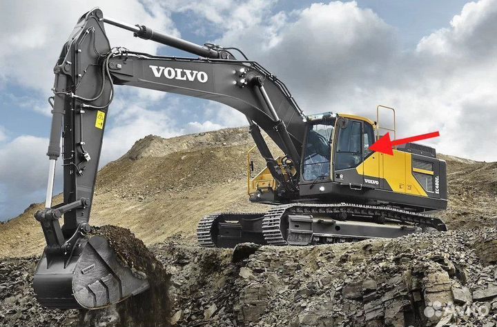 Стекло левое за дверью на экскаватор Volvo EC 480