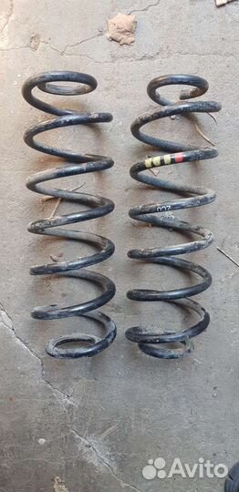 Верхние развальные рычаги, задние пружины Jetta 5