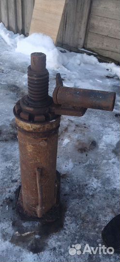 Домкрат железнодорожный