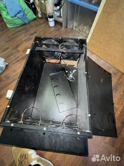 Корпус для GPU (влезает 4 видеокарты)