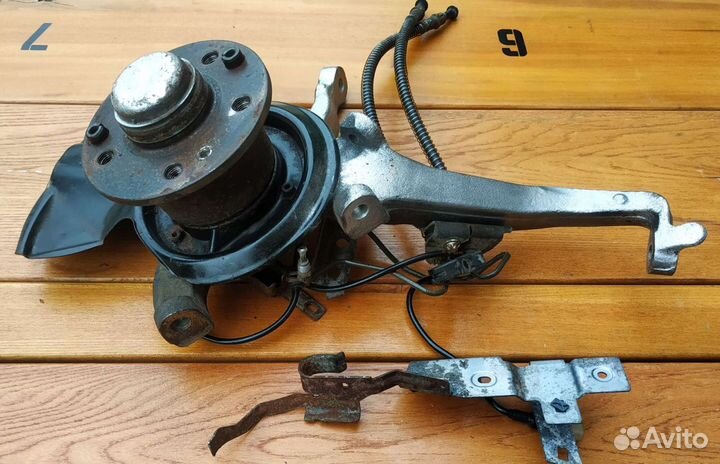 Кулак поворотный правый Maybach 57S / 62S куз W240