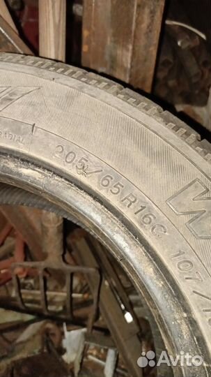 Yokohama W.Drive WY01 205/65 R16C