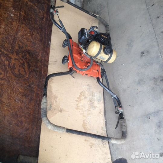 Бензобур Hitachi 300