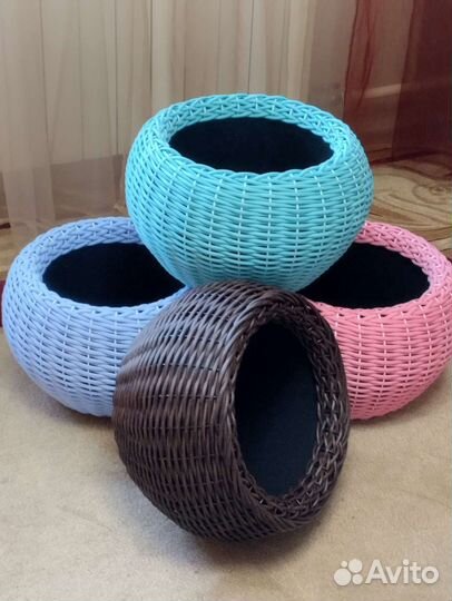 Кашпо из искусственного ротанга