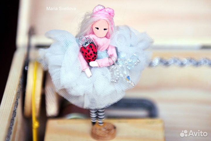 Ягодка Музыкальная шкатулка с танцующей балериной