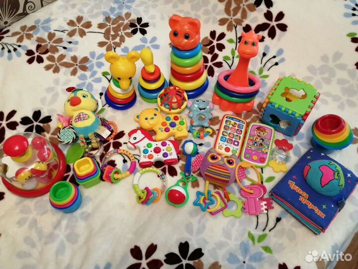 Развивающие игрушки пакетом