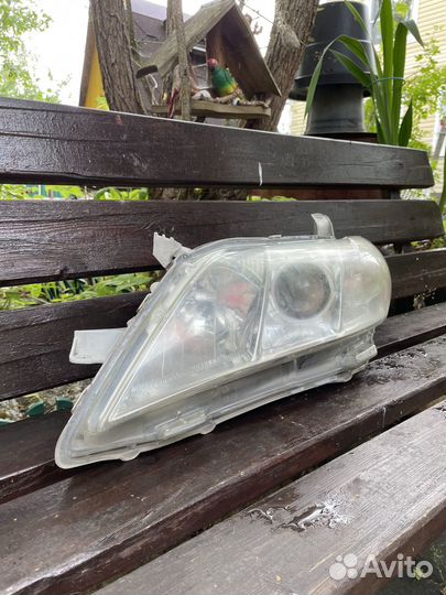 Левая фара Toyota Camry V40