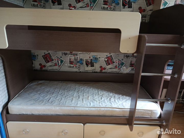 Двухярусная кровать бу