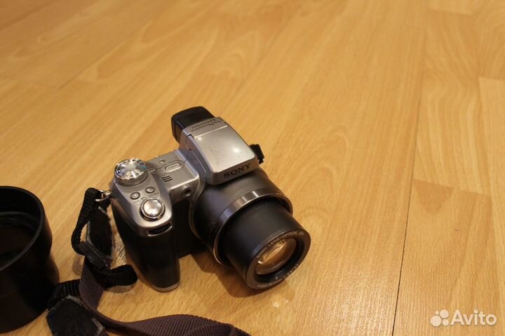 Фотоаппарат Sony DSC-H1