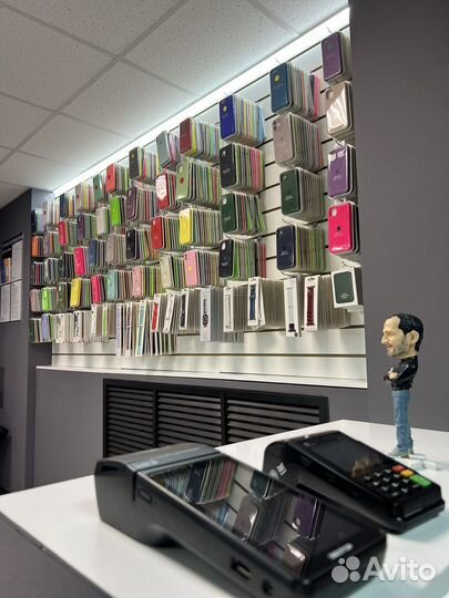 Чехлы на iPhone, ремешки на Apple Watch