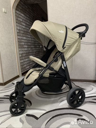 Прогулочная коляска joie litetrax
