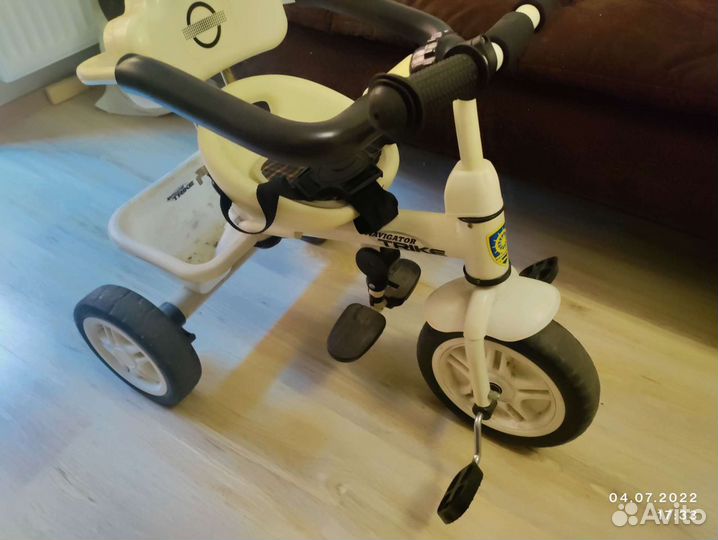 Трехколесный детский велосипед с ручкой б/у
