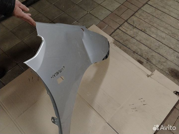 Крыло переднее правое toyota prius 20
