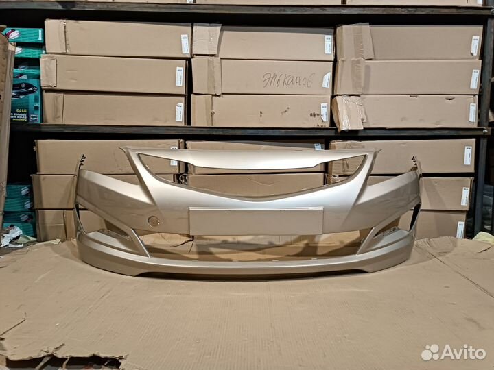 Бампер передний на hyundai Solaris цвет бежевый