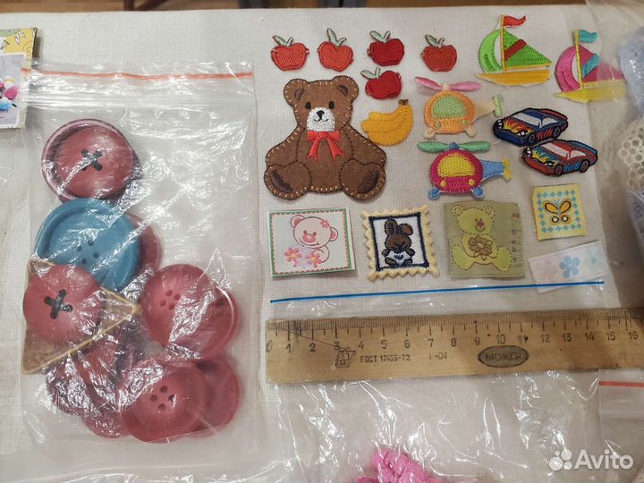 Лот для творчества: пуговицы, ленты, аппликации