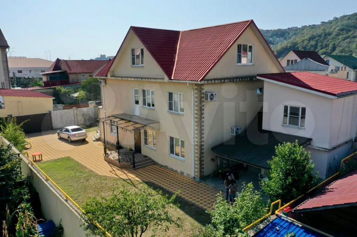 Дом 306 м² на участке 6 сот.