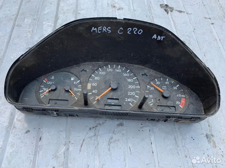 Панель приборов Mercedes-Benz C-Class