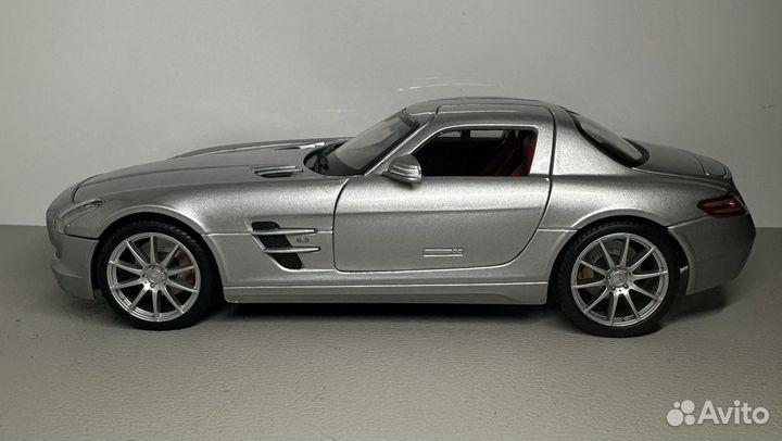Модель 1:18 Mercedes SLS AMG Maisto