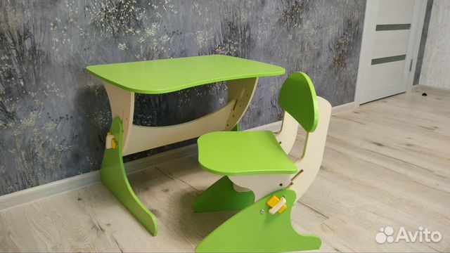 Растущий стол и стул