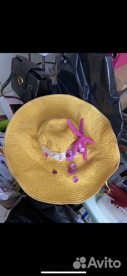 Шляпы разные много