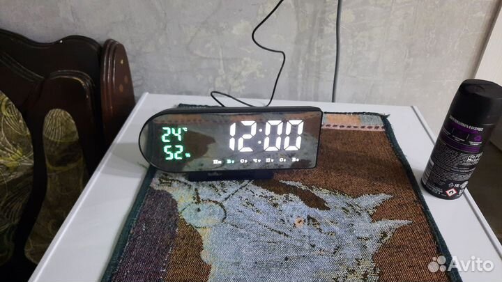 Продам настольные часы. Будильник, лёд-подсветка