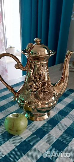 Чайник большой заварной золотой