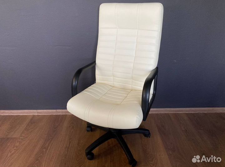 Компьютерное кресло. Гарантия 1 год