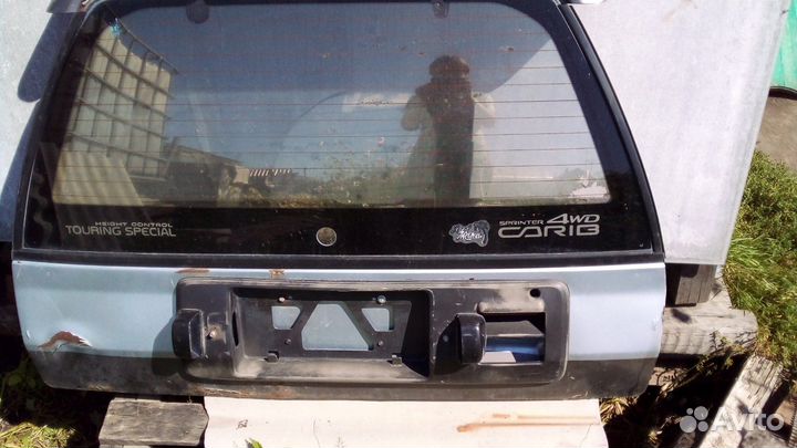 Дверь багажника