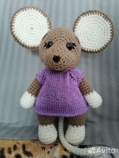 Плюшевая мышка в кофточке