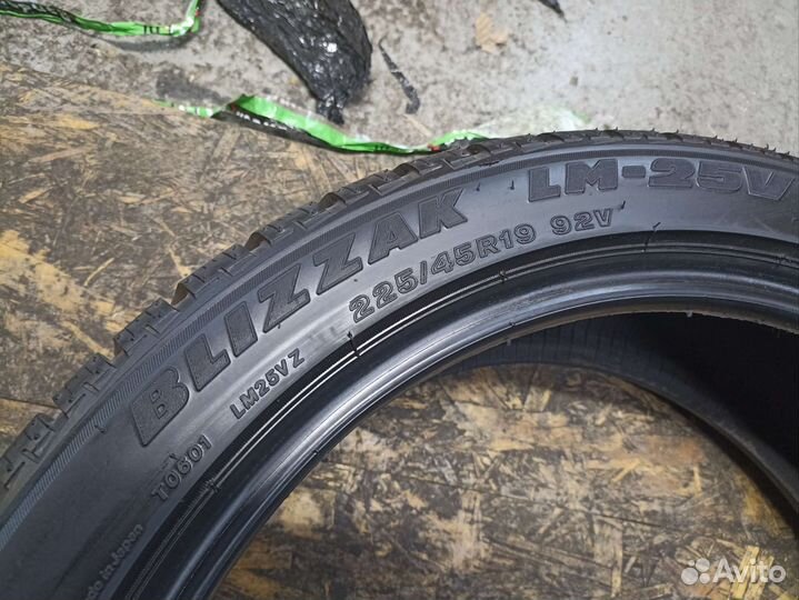 Bridgestone Blizzak LM-25 225/45 R19