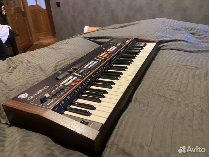 Синтезатор ретро Casiotone 701
