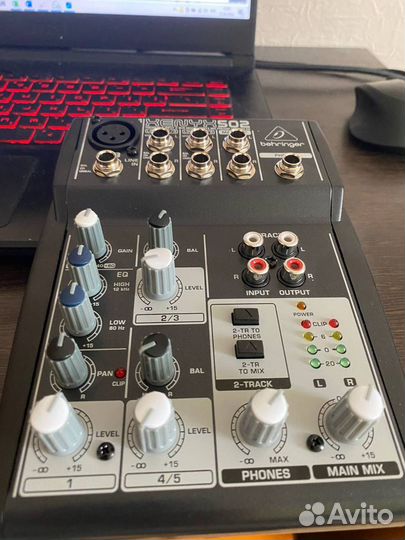 Пульт микшерный Behringer Xenyx 502