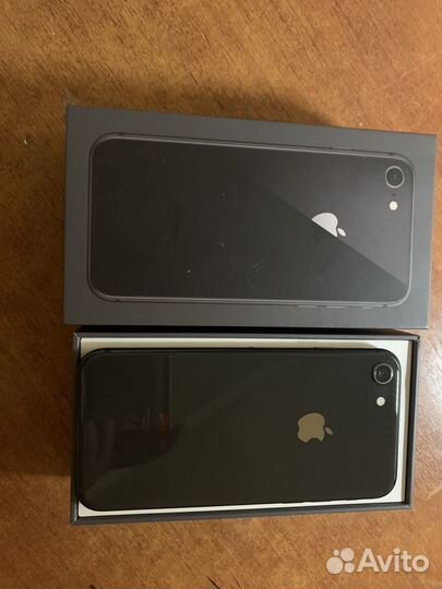 Телефон iPhone 8 64 gb
