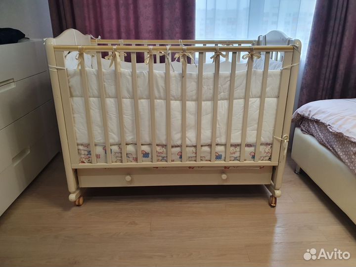 Детская кроватка