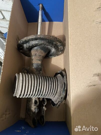 Стойки на toyota camry 40