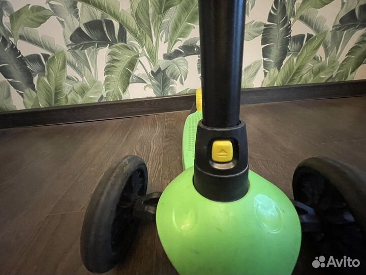 Самокат детский трехколесный