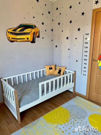 Детская кровать с бортиком