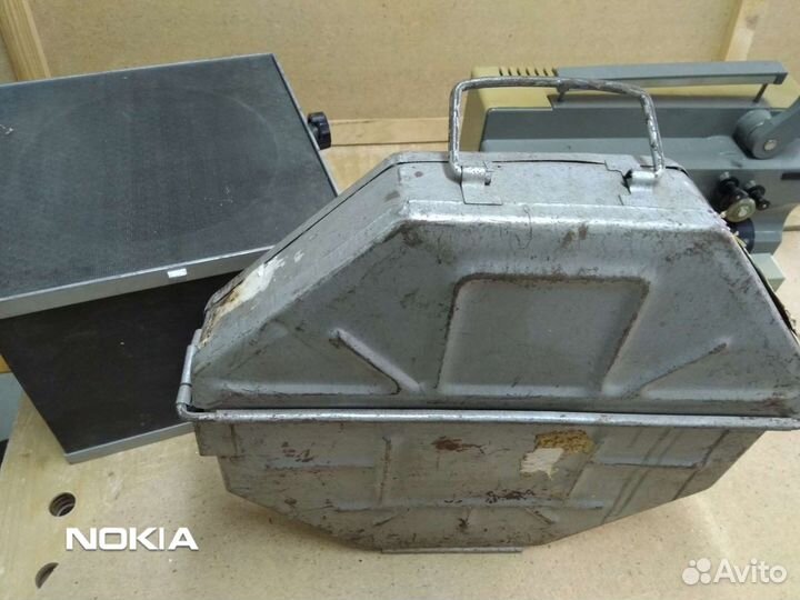 Узкопленочный киноапарат