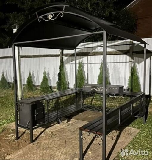 Мангал с крышей