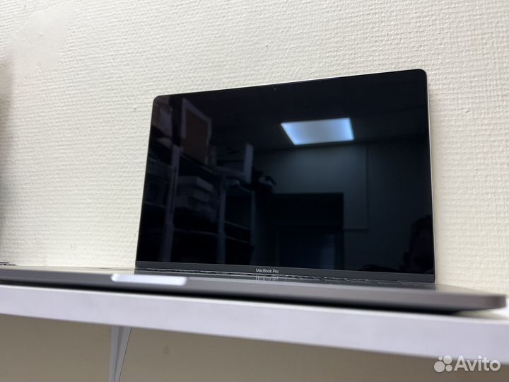 MacBook Pro 15 2017 i7/16/1tb/560-4gb
