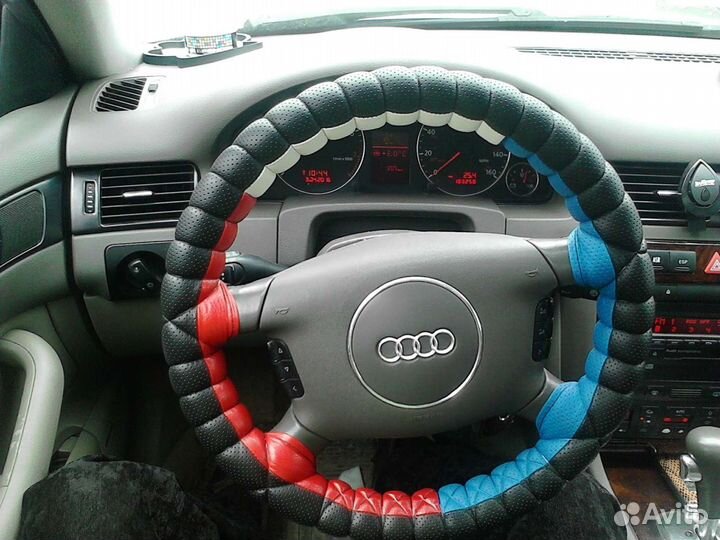 Кожаная оплетка руля ручной работы на любое авто